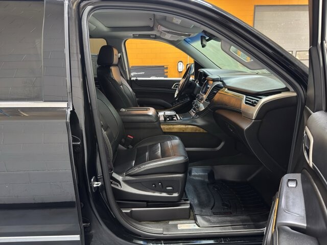 2017 GMC Yukon XL in Burlington, WI 53105 - 18096341 21