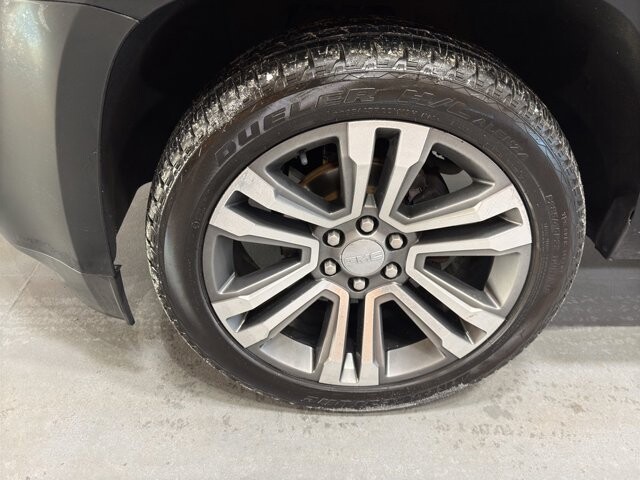 2017 GMC Yukon XL in Burlington, WI 53105 - 18096341 9