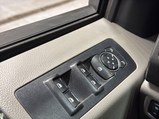 2017 Ford F150 in Burlington, WI 53105 - 18096342 30