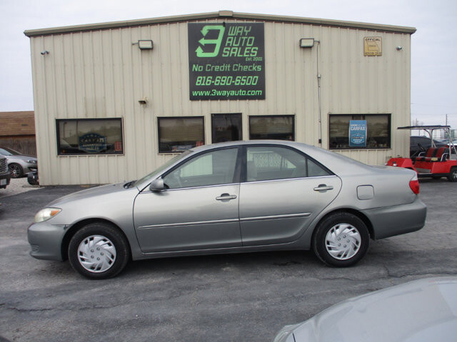 2005 Toyota Camry in Oak Grove, MO 64075 - 18096353 8