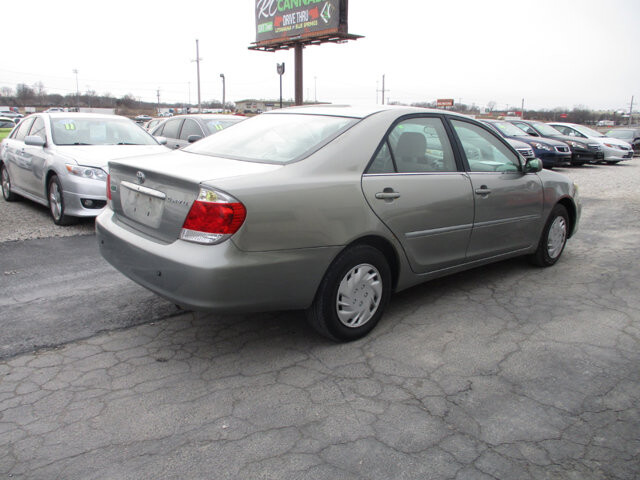2005 Toyota Camry in Oak Grove, MO 64075 - 18096353 5
