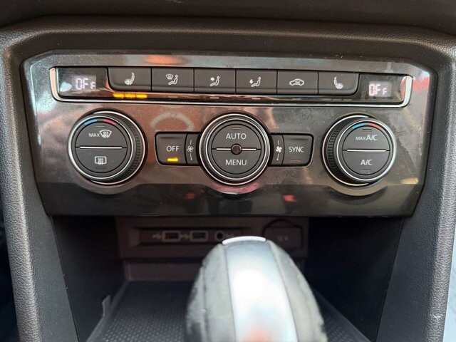 2018 Volkswagen Tiguan in Knoxville, TN 37920 - 18096354 23