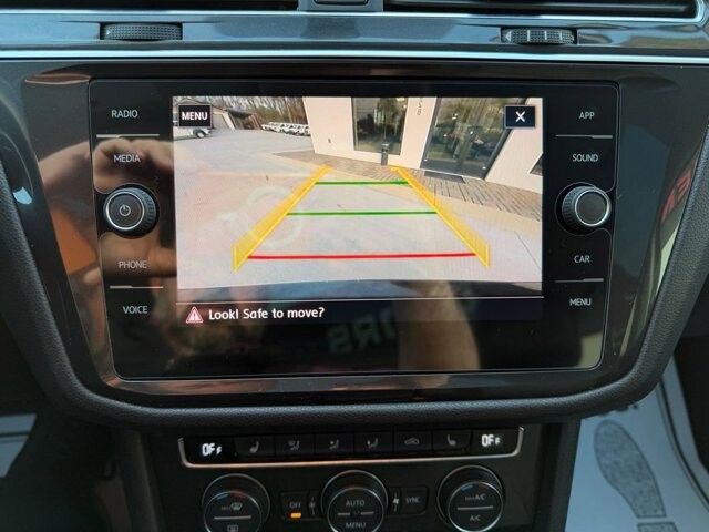 2018 Volkswagen Tiguan in Knoxville, TN 37920 - 18096354 22