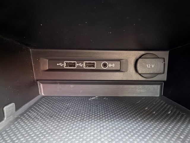 2018 Volkswagen Tiguan in Knoxville, TN 37920 - 18096354 24