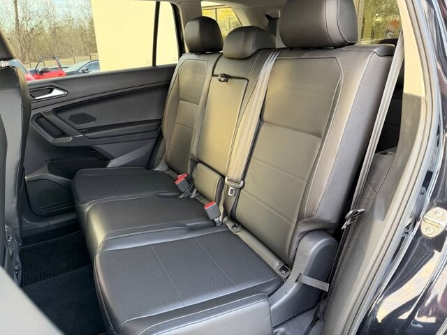 2018 Volkswagen Tiguan in Knoxville, TN 37920 - 18096354 14