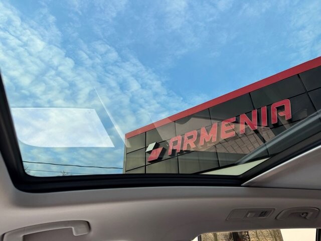 2018 Volkswagen Tiguan in Knoxville, TN 37920 - 18096354 25