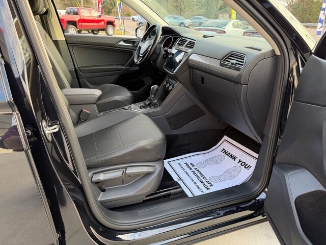 2018 Volkswagen Tiguan in Knoxville, TN 37920 - 18096354 16