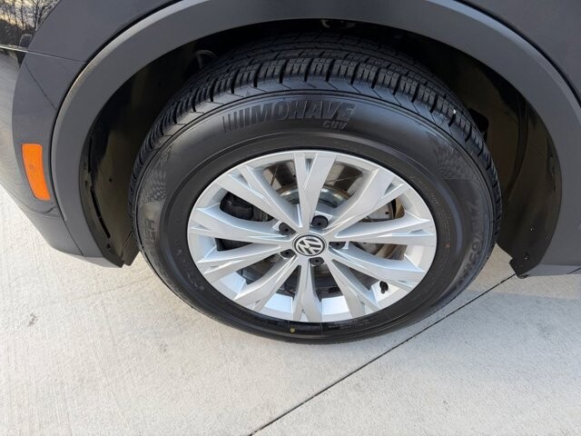 2018 Volkswagen Tiguan in Knoxville, TN 37920 - 18096354 29