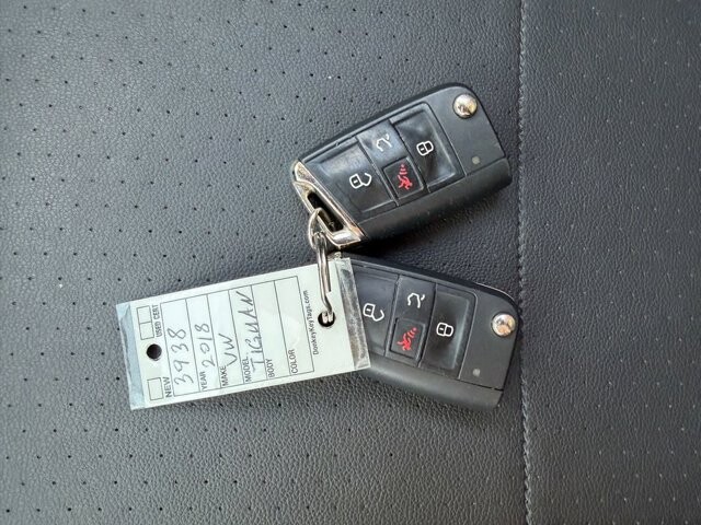 2018 Volkswagen Tiguan in Knoxville, TN 37920 - 18096354 26