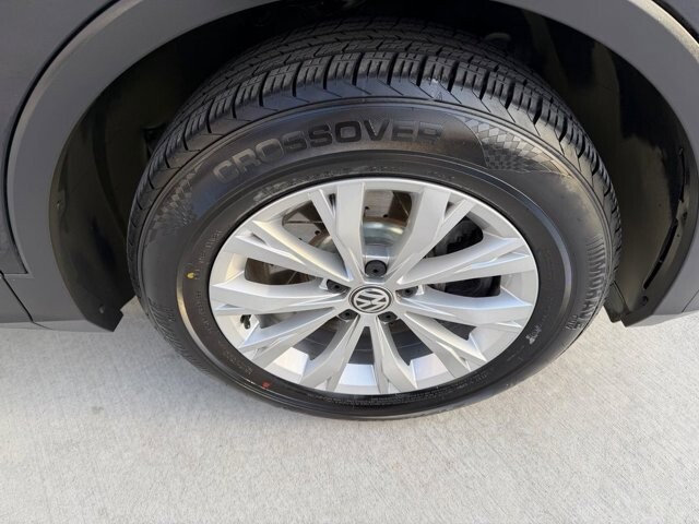 2018 Volkswagen Tiguan in Knoxville, TN 37920 - 18096354 30