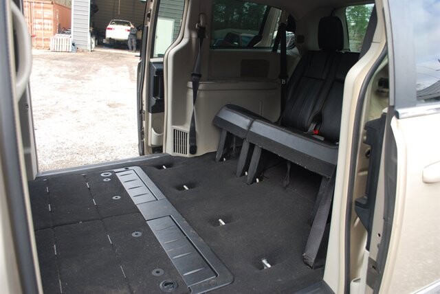 2015 Chrysler Town & Country in Birmingham, AL 35215 - 18096355 23