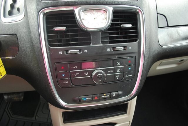 2015 Chrysler Town & Country in Birmingham, AL 35215 - 18096355 11