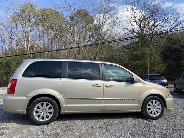 2015 Chrysler Town & Country in Birmingham, AL 35215 - 18096355 4