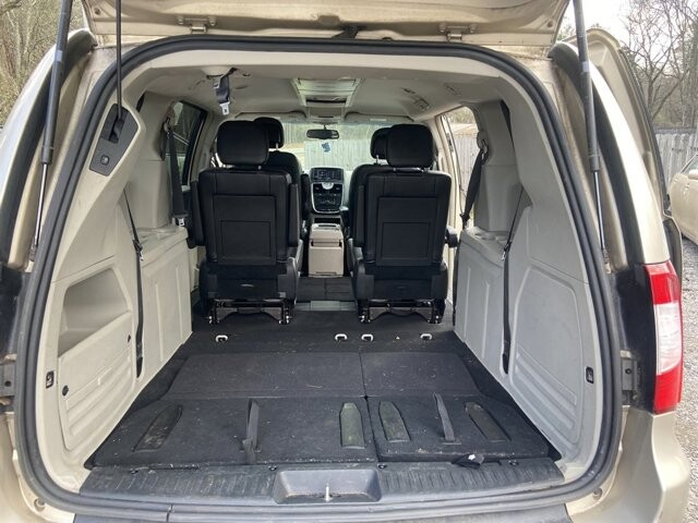 2015 Chrysler Town & Country in Birmingham, AL 35215 - 18096355 34