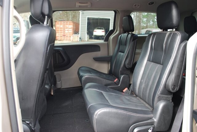 2015 Chrysler Town & Country in Birmingham, AL 35215 - 18096355 25