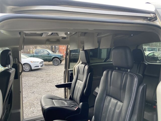 2015 Chrysler Town & Country in Birmingham, AL 35215 - 18096355 37