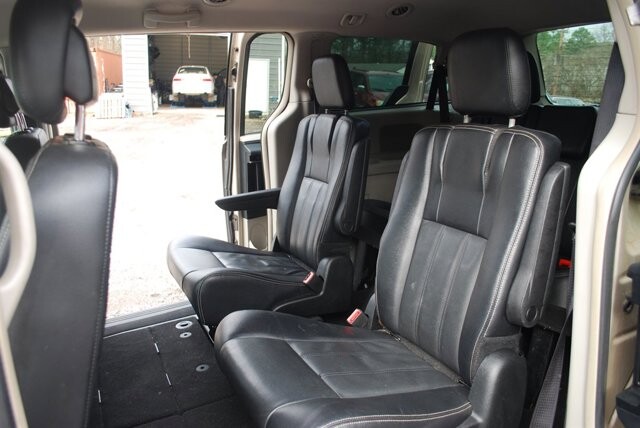 2015 Chrysler Town & Country in Birmingham, AL 35215 - 18096355 24