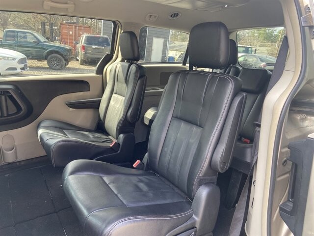 2015 Chrysler Town & Country in Birmingham, AL 35215 - 18096355 40