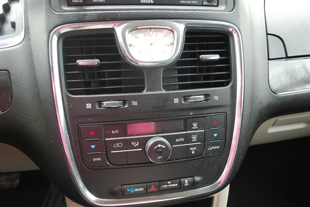 2015 Chrysler Town & Country in Birmingham, AL 35215 - 18096355 12