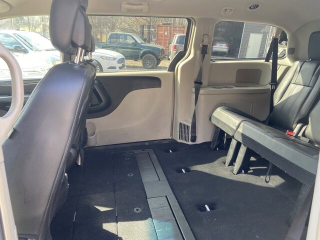 2015 Chrysler Town & Country in Birmingham, AL 35215 - 18096355 42