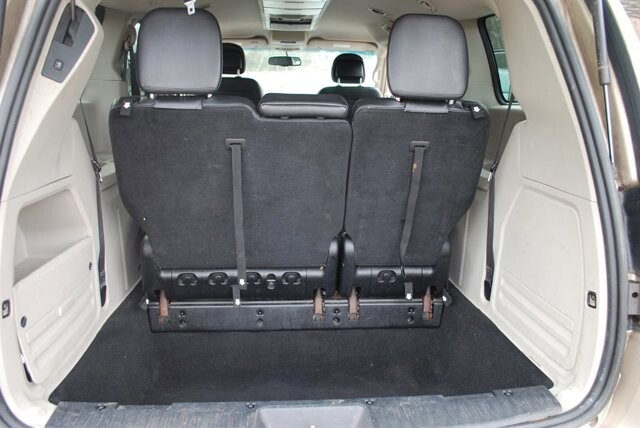 2015 Chrysler Town & Country in Birmingham, AL 35215 - 18096355 21