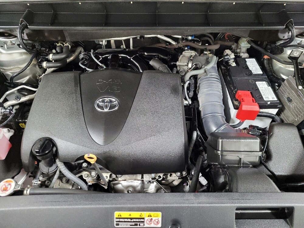 2022 Toyota Highlander in Langhorne, PA 19047 - 18096377 30