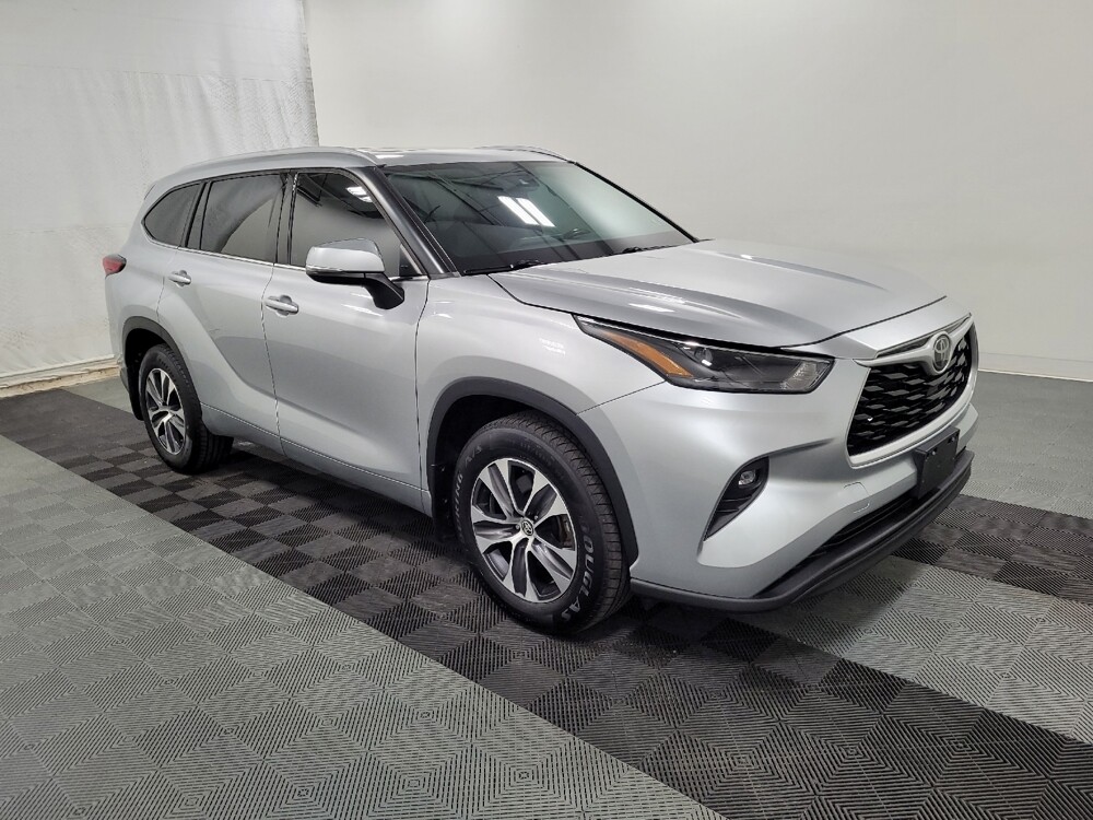 2022 Toyota Highlander in Langhorne, PA 19047 - 18096377 11