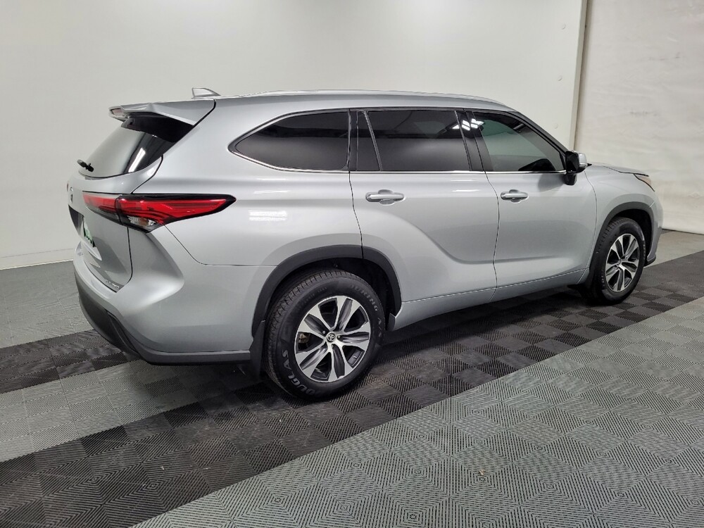 2022 Toyota Highlander in Langhorne, PA 19047 - 18096377 10