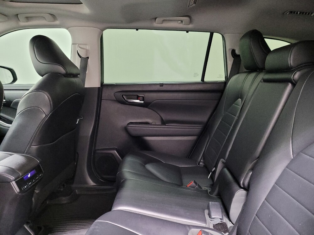 2022 Toyota Highlander in Langhorne, PA 19047 - 18096377 18