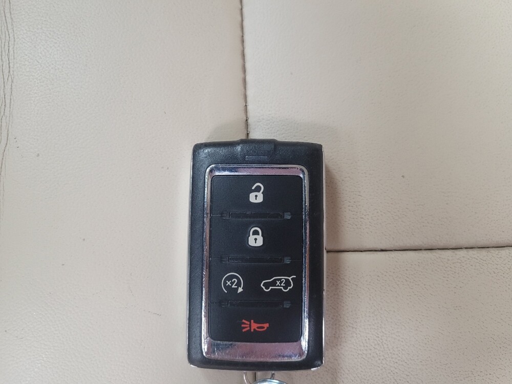 2021 Jeep Grand Cherokee L in Indianapolis, IN 46219 - 18096380 32