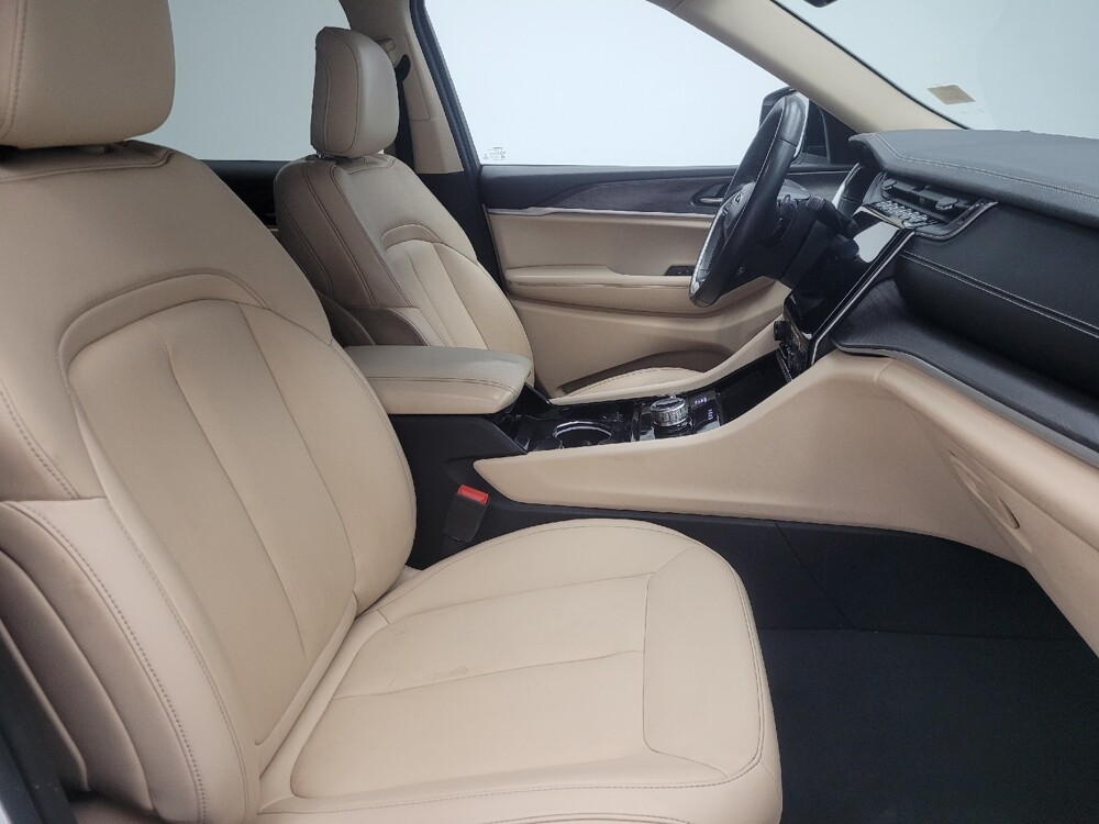 2021 Jeep Grand Cherokee L in Indianapolis, IN 46219 - 18096380 21