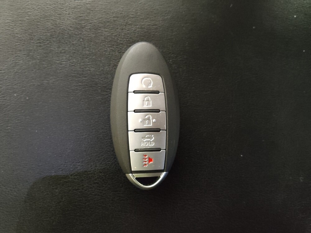 2018 Nissan Titan in Macon, GA 31210 - 18096398 32