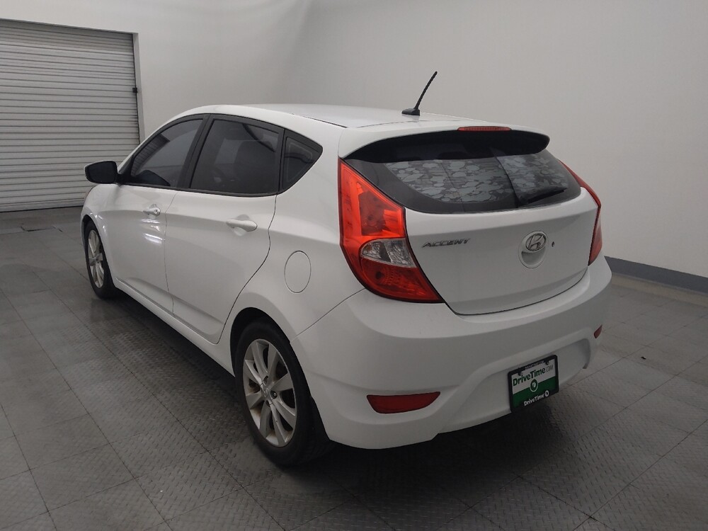 2014 Hyundai Accent in Houston, TX 77074 - 18096407 5