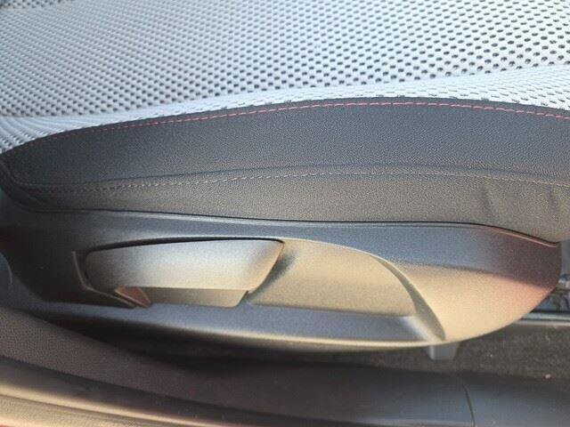 2011 Chevrolet Equinox in Mesa, AZ 85212 - 18096408 32