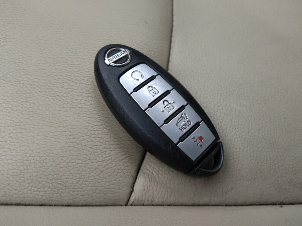 2015 Nissan Pathfinder in Tucson, AZ 85705 - 18096417 32