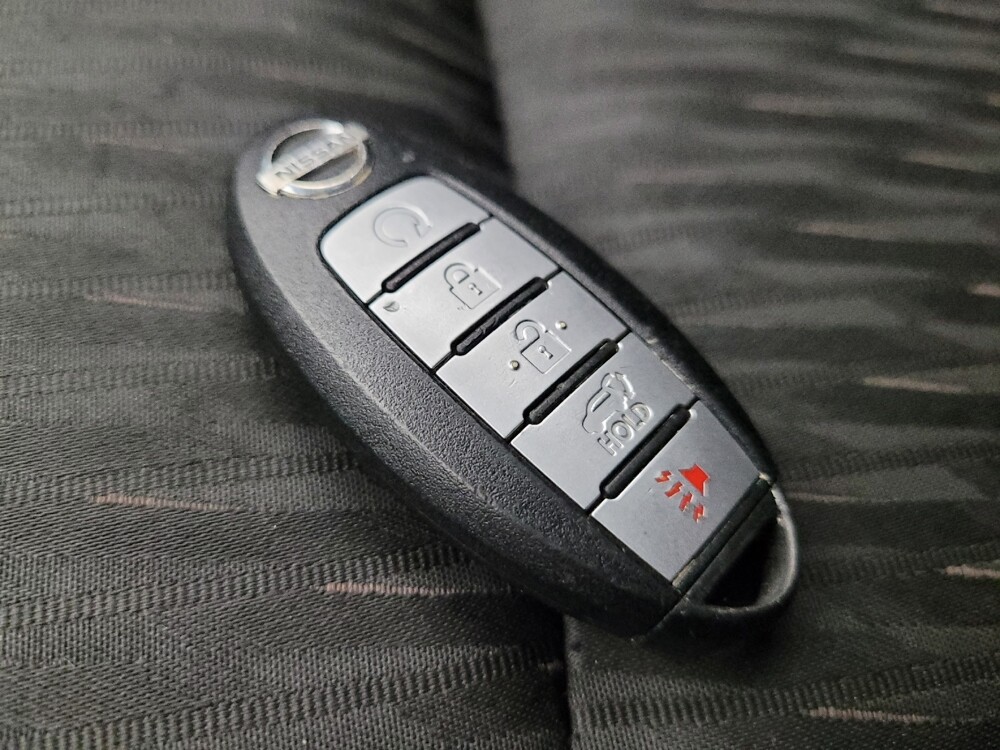 2019 Nissan Rogue in Phoenix, AZ 85022 - 18096423 32