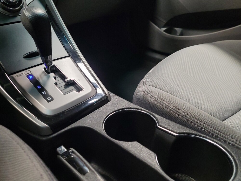 2013 Hyundai Elantra in Tucson, AZ 85705 - 18096424 26