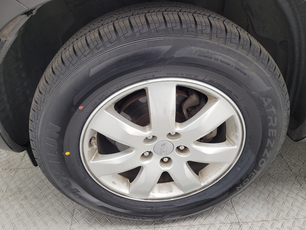 2013 Kia Sorento in Las Vegas, NV 89102 - 18096435 31