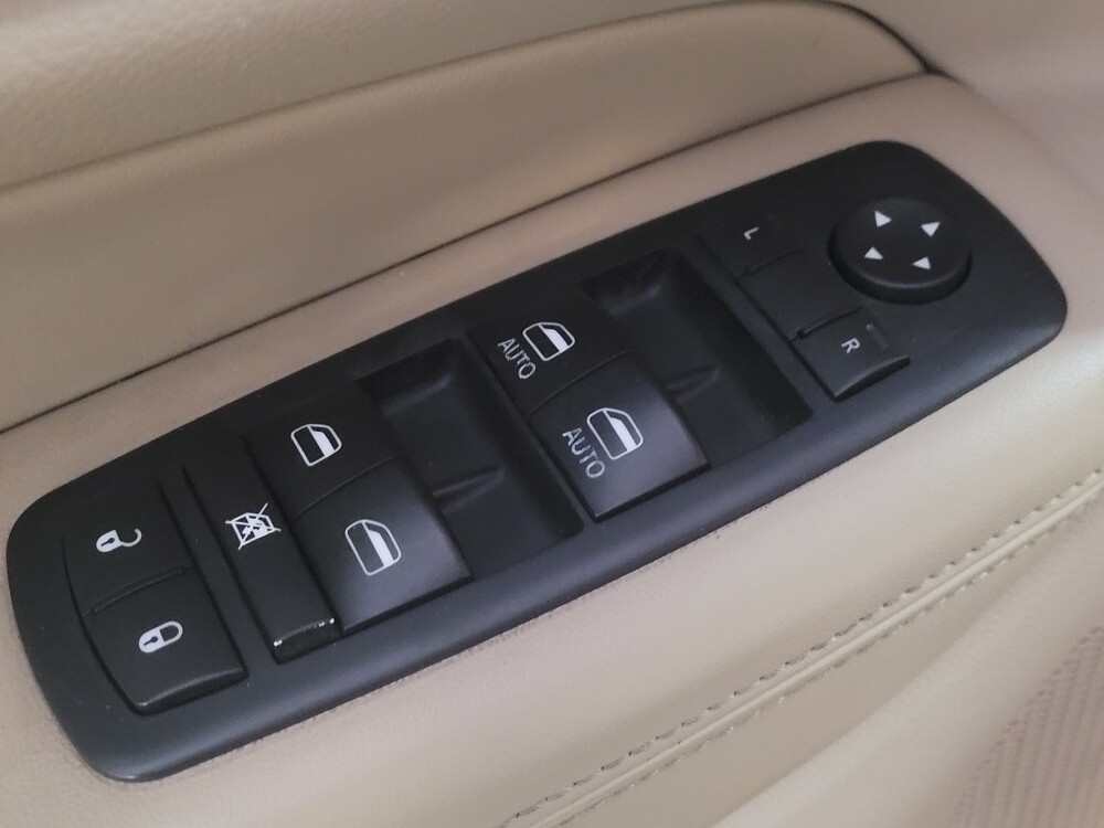 2017 Jeep Grand Cherokee in Columbia, SC 29210 - 18096442 27