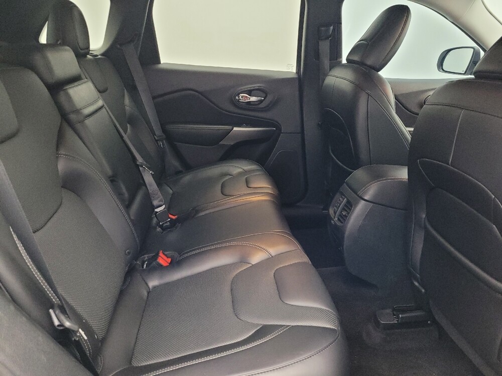 2019 Jeep Cherokee in Ocala, FL 34471 - 18096453 19