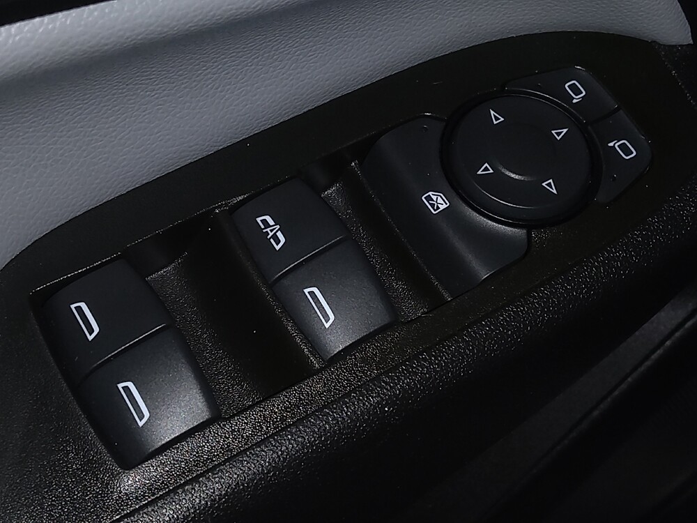 2021 Chevrolet Equinox in Pensacola, FL 32505 - 18096454 27