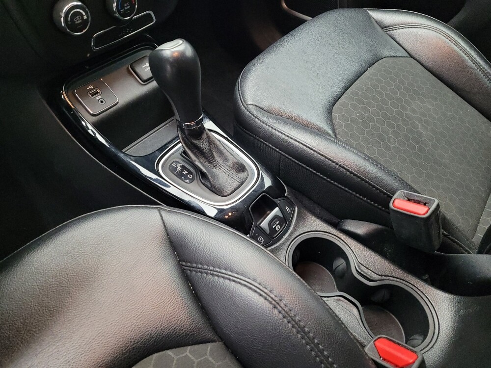 2018 Jeep Compass in Lauderdale Lakes, FL 33313 - 18096456 26