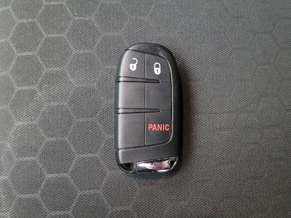 2018 Jeep Compass in Lauderdale Lakes, FL 33313 - 18096456 32