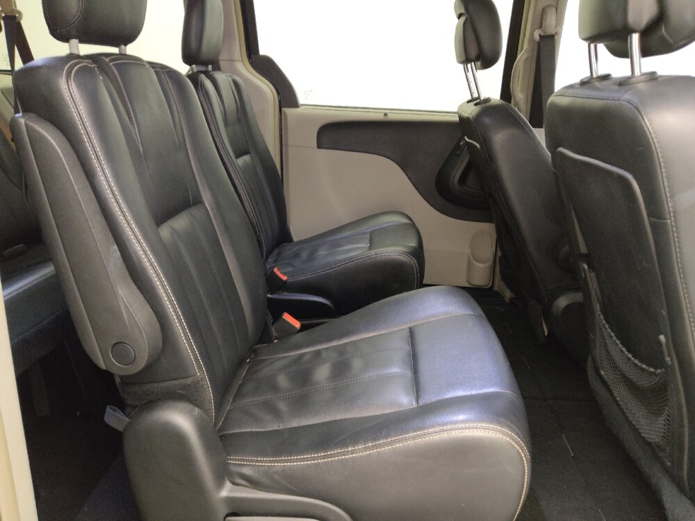 2016 Chrysler Town & Country in Colorado Springs, CO 80909 - 18096478 19