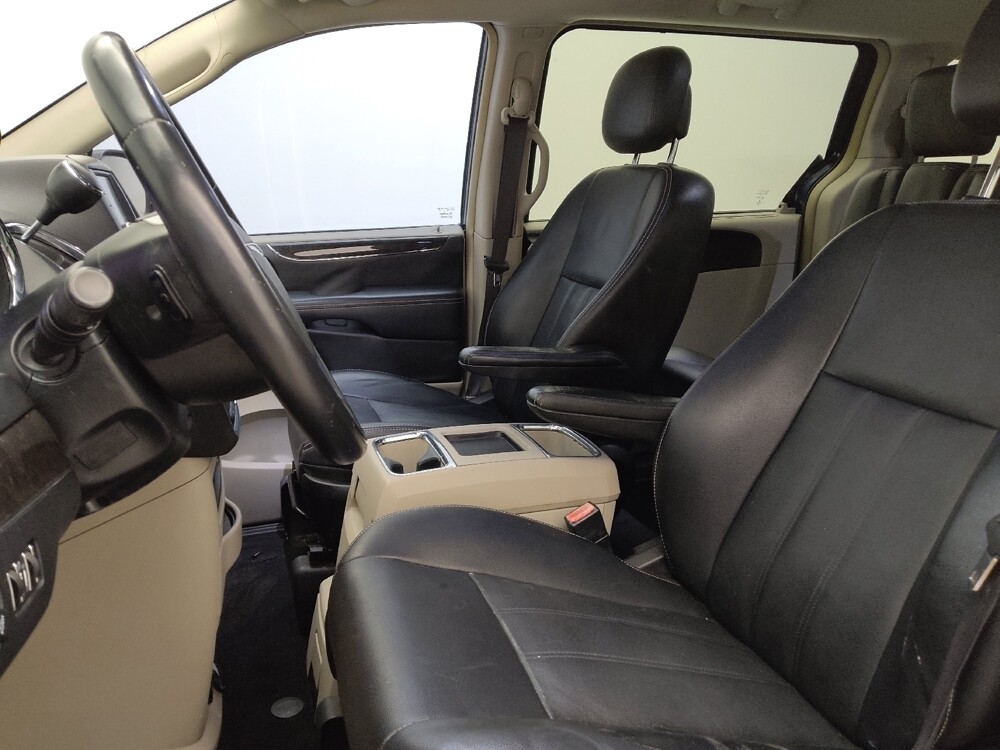 2016 Chrysler Town & Country in Colorado Springs, CO 80909 - 18096478 17