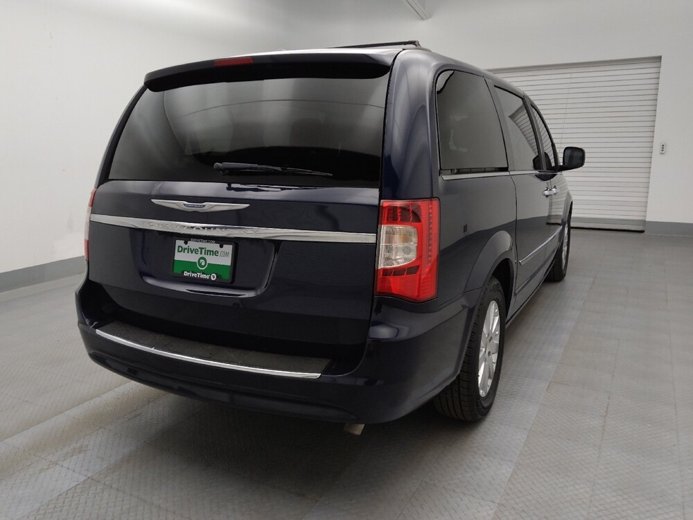 2016 Chrysler Town & Country in Colorado Springs, CO 80909 - 18096478 7