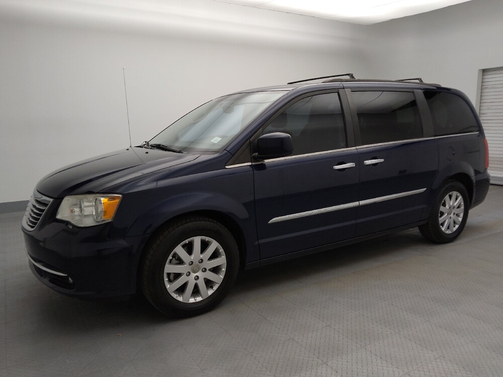 2016 Chrysler Town & Country in Colorado Springs, CO 80909 - 18096478 2