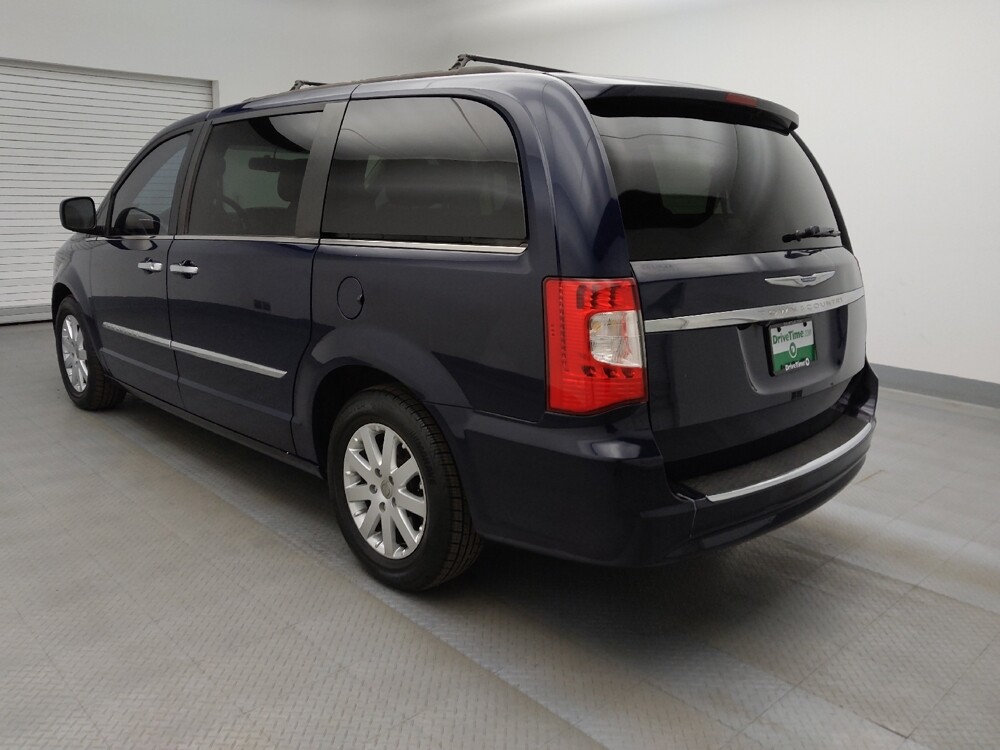 2016 Chrysler Town & Country in Colorado Springs, CO 80909 - 18096478 5