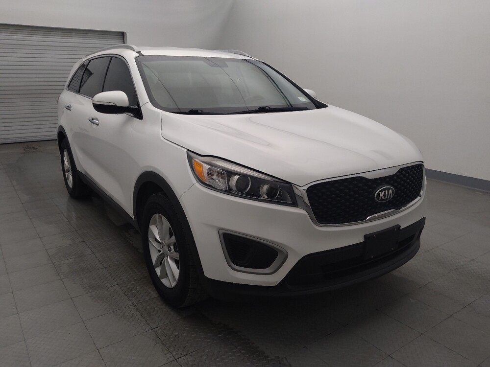 2017 Kia Sorento in Houston, TX 77060 - 18096492 13