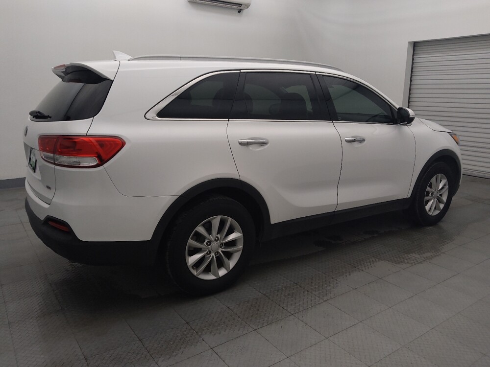 2017 Kia Sorento in Houston, TX 77060 - 18096492 10